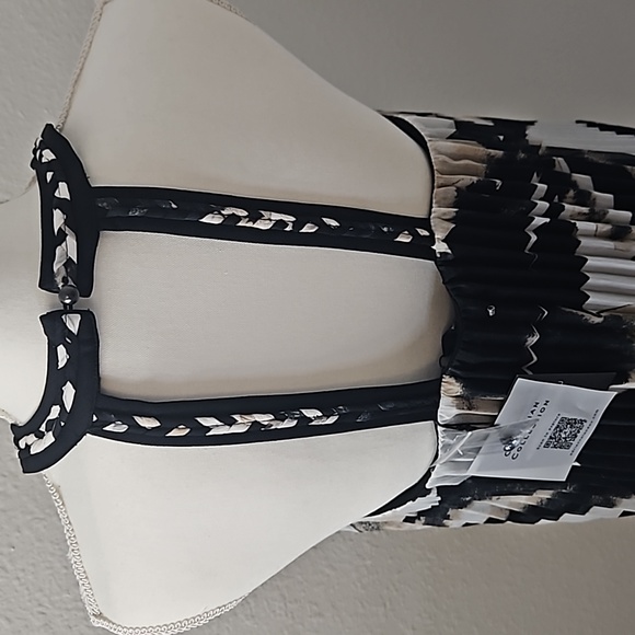 Adrienne Landau ONYX,Pleated Halter Top NWT. (Medium) - Picture 5 of 13